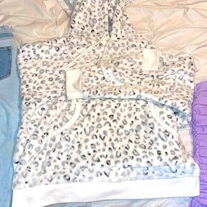 Never Worn, Hollister, White and Black Cheetah Print Hoodie!